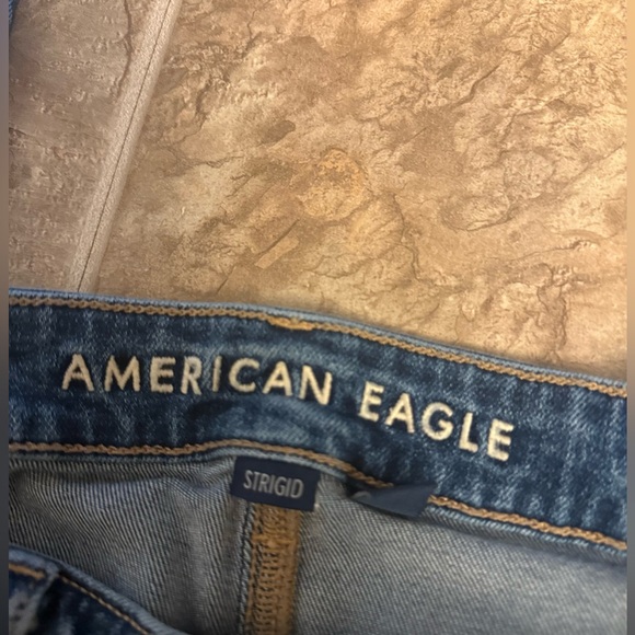 American Eagle Women’s Straight Leg Jeans Size 4 Long Rigid Denim Raw Hem - Picture 2 of 4